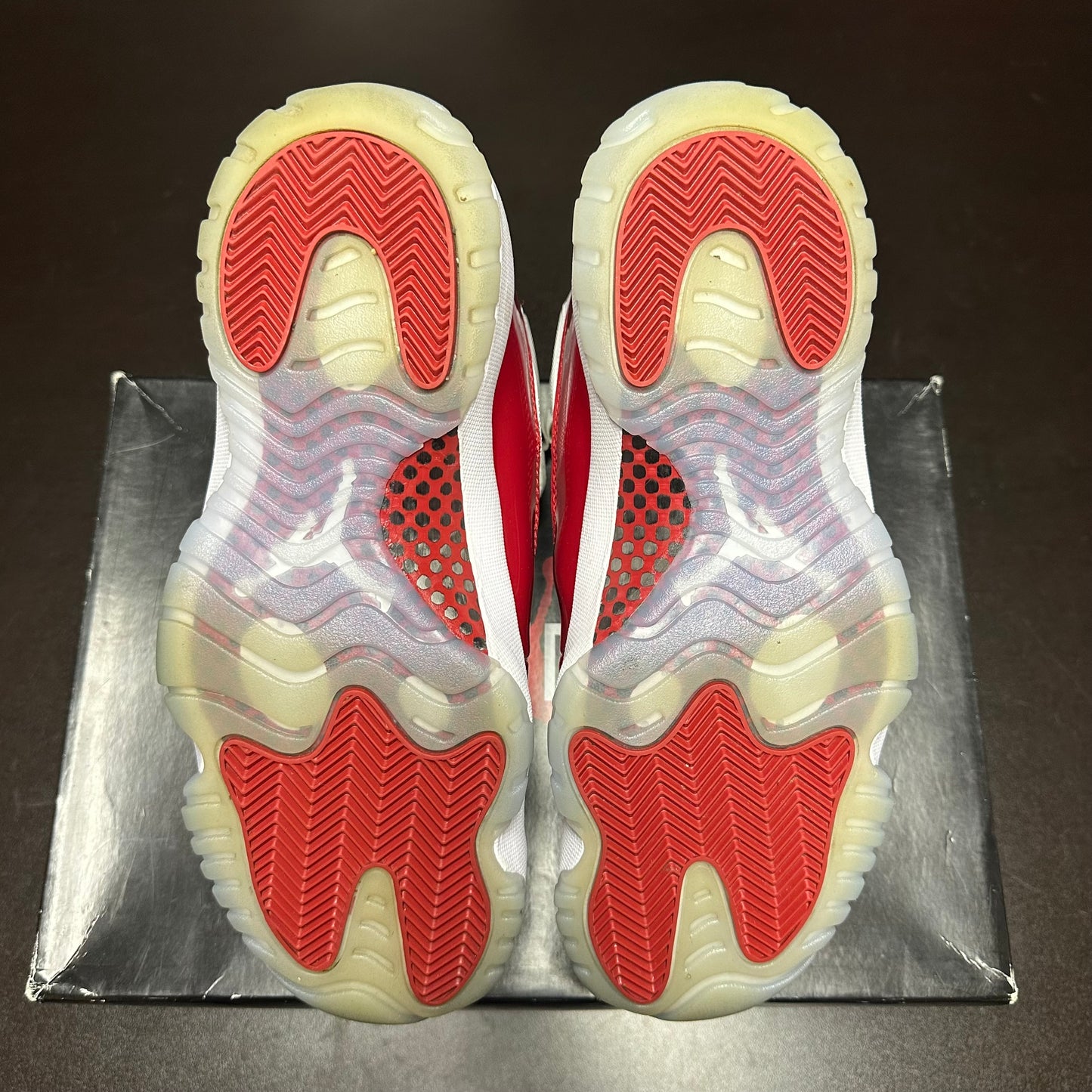 Jordan 11 Retro Cherry (Pre-Owned) (9)