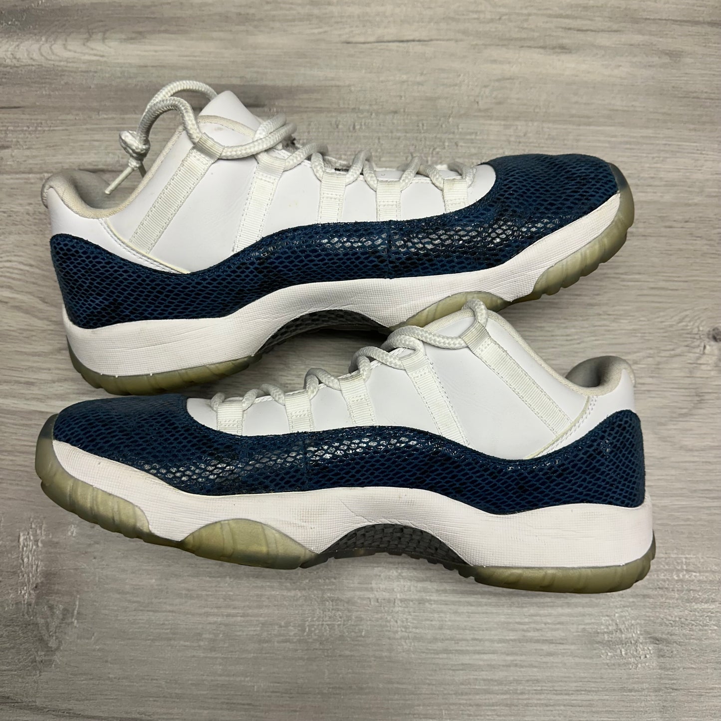 Jordan 11 Low Snakeskin (Pre-Owned) (13) *NO BOX*