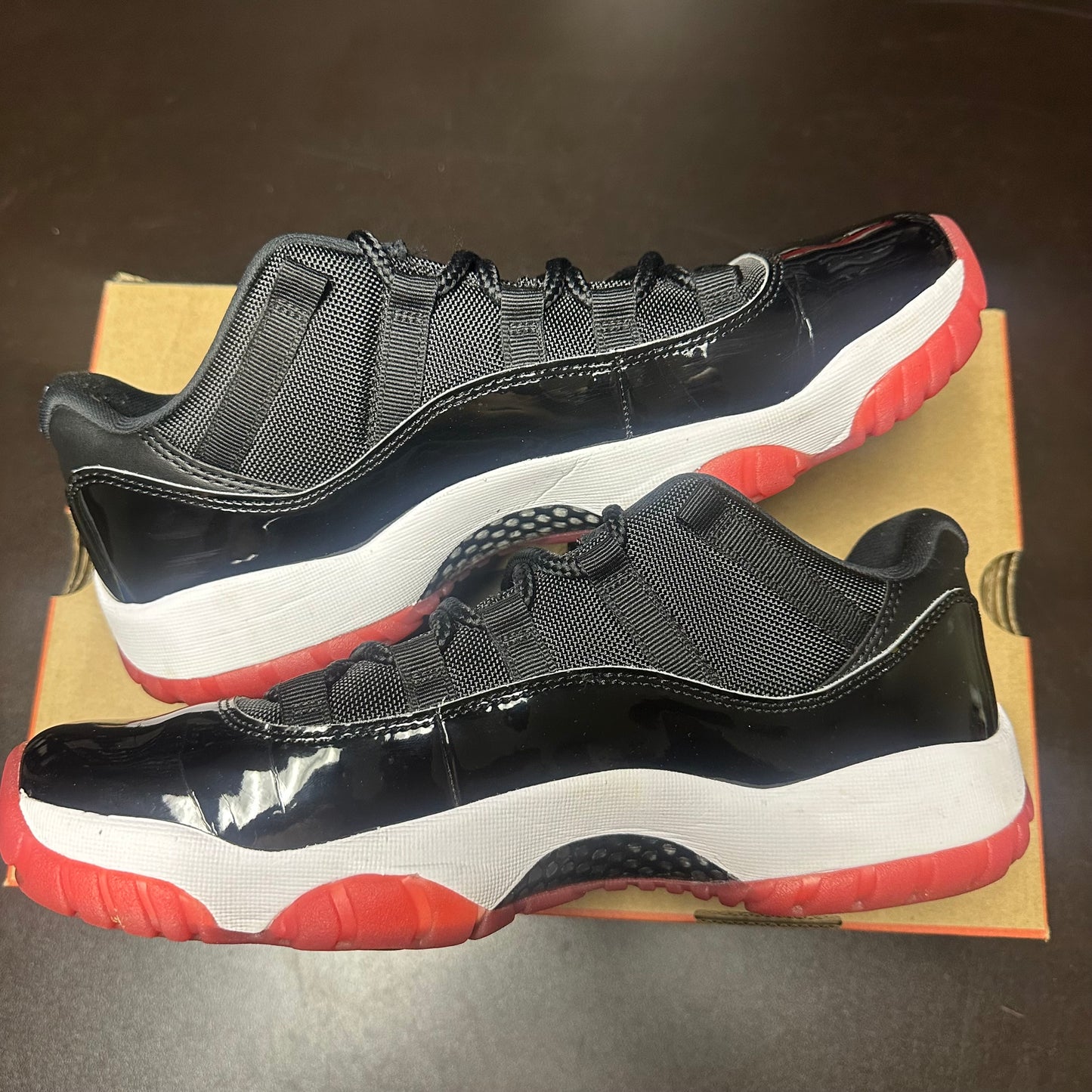 Jordan 11 Retro Low Bred (Pre-Owned) (9.5)