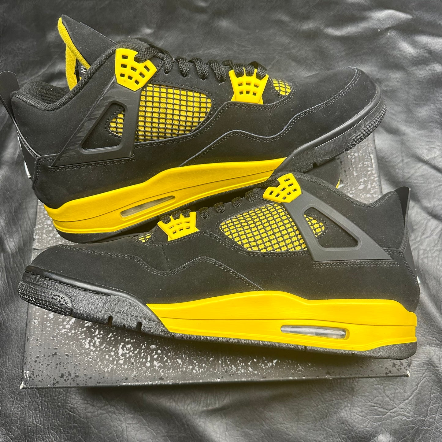 Jordan 4 Retro Thunder (Pre-Owned) (14)