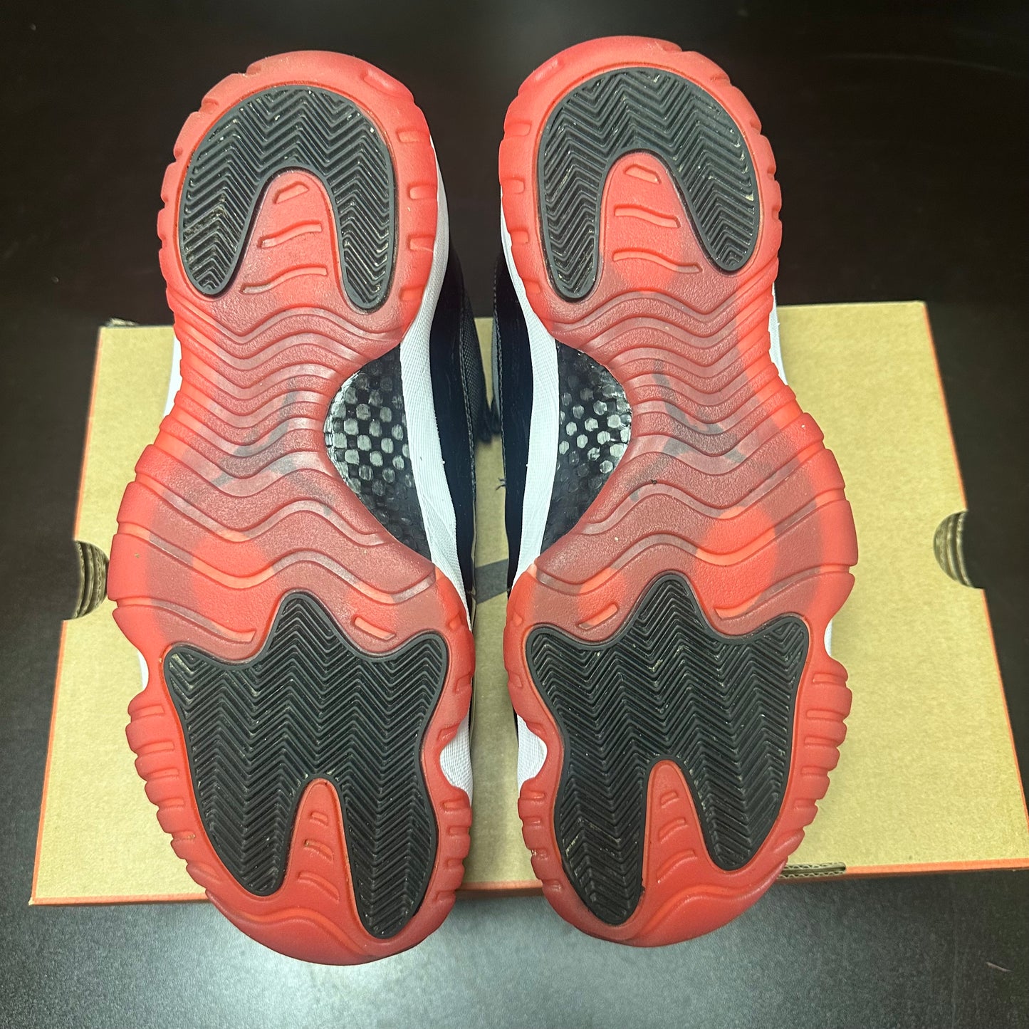 Jordan 11 Retro Low Bred (Pre-Owned) (9.5)