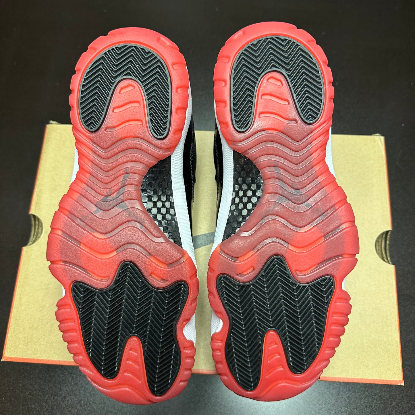 Jordan 11 Retro Low Bred