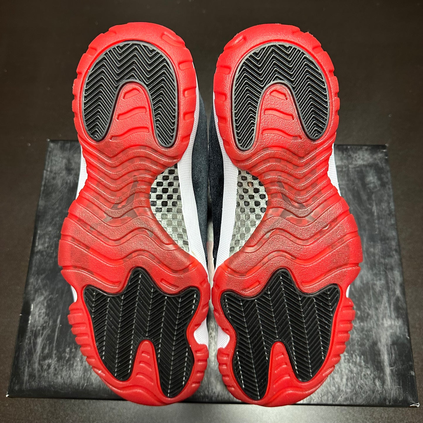 Jordan 11 Retro Velvet Bred (W)