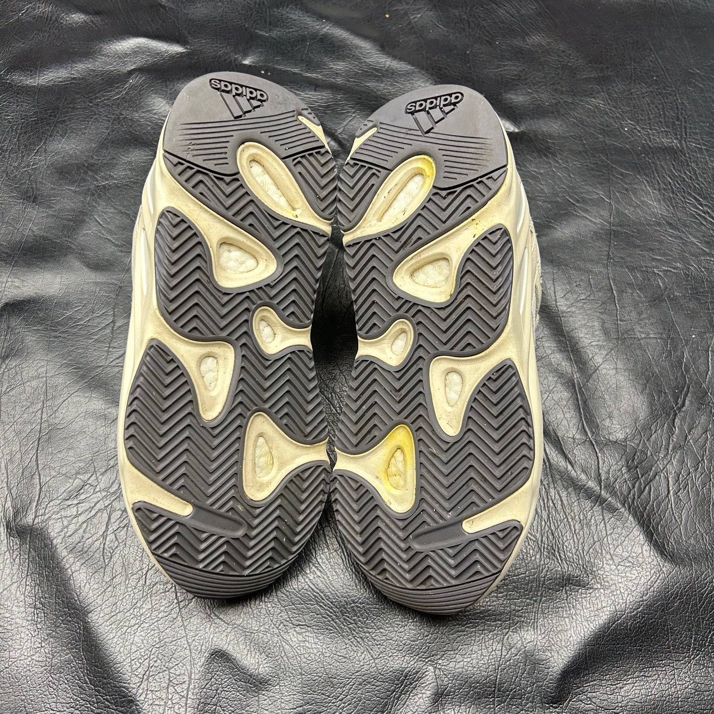 Yeezy 700 Analog (Pre-Owned) Size 8.5