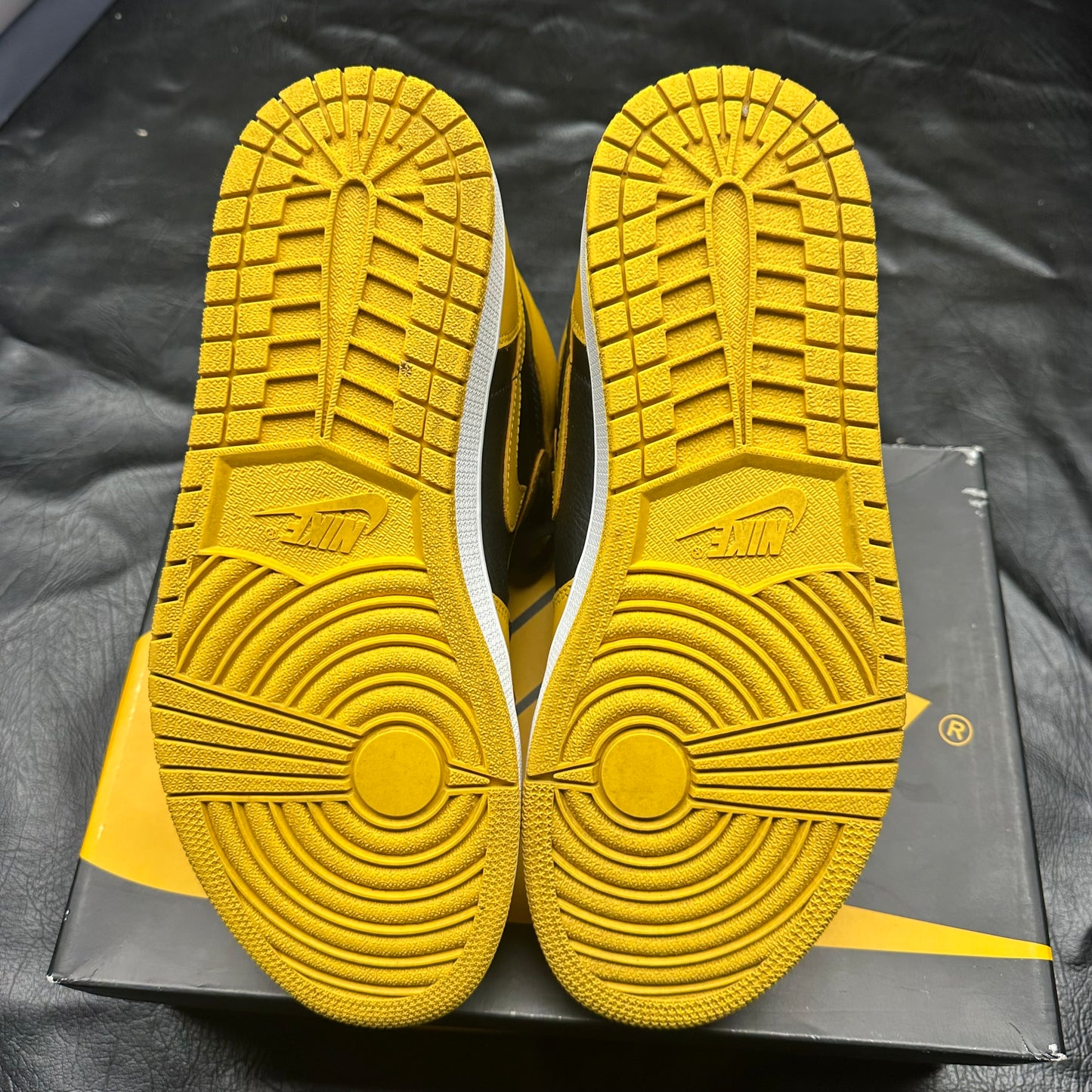 Jordan 1 Retro Pollen (Pre-Owned) (10.5)