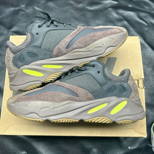 Yeezy 700 Mauve (Pre-Owned) (13)