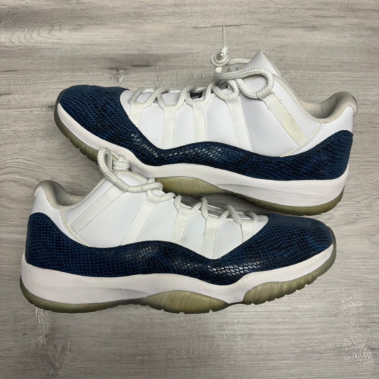 Jordan 11 Low Snakeskin (Pre-Owned) (13) *NO BOX*