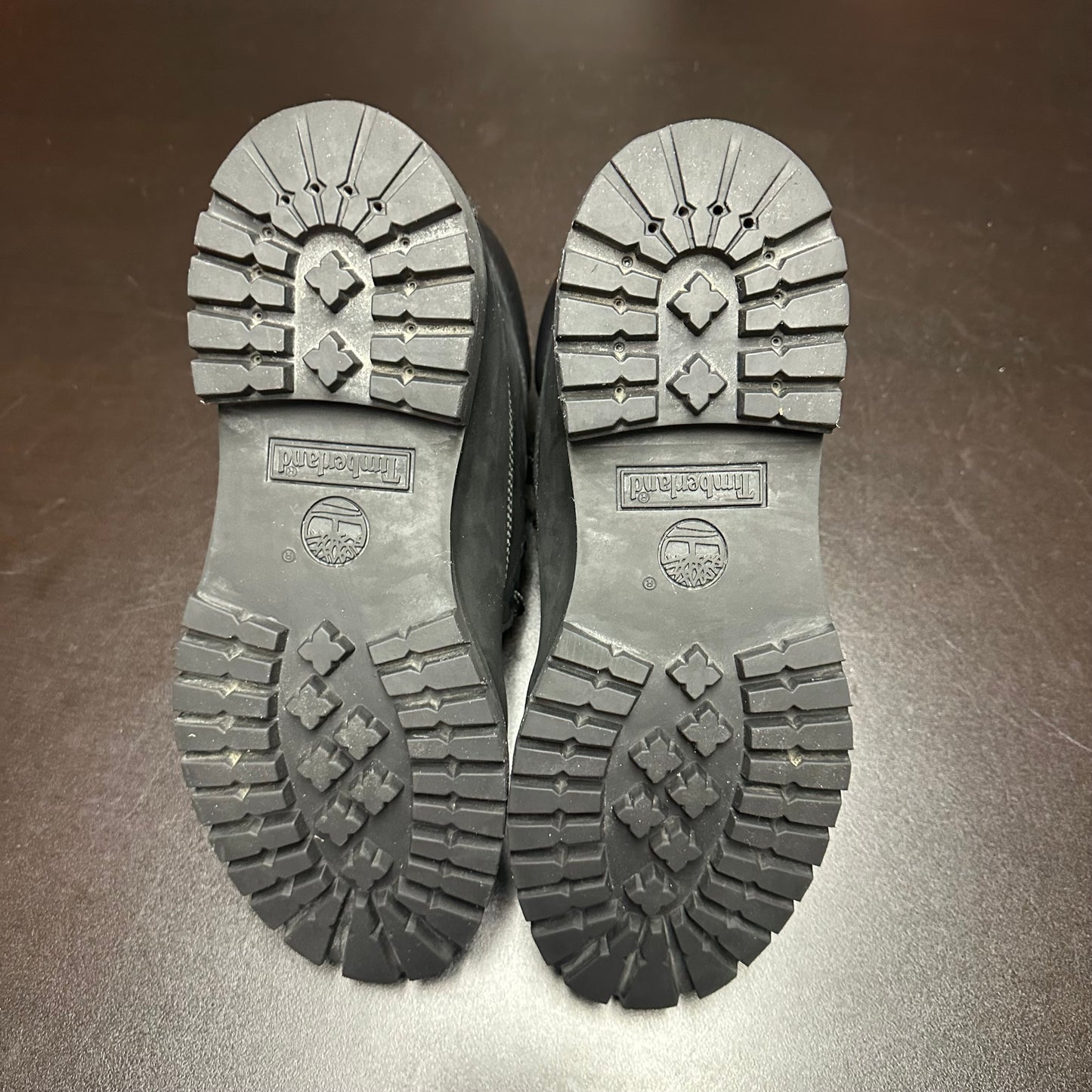 Timberland 6” Premium Black (Pre-Owned) (8.5) *NO BOX*