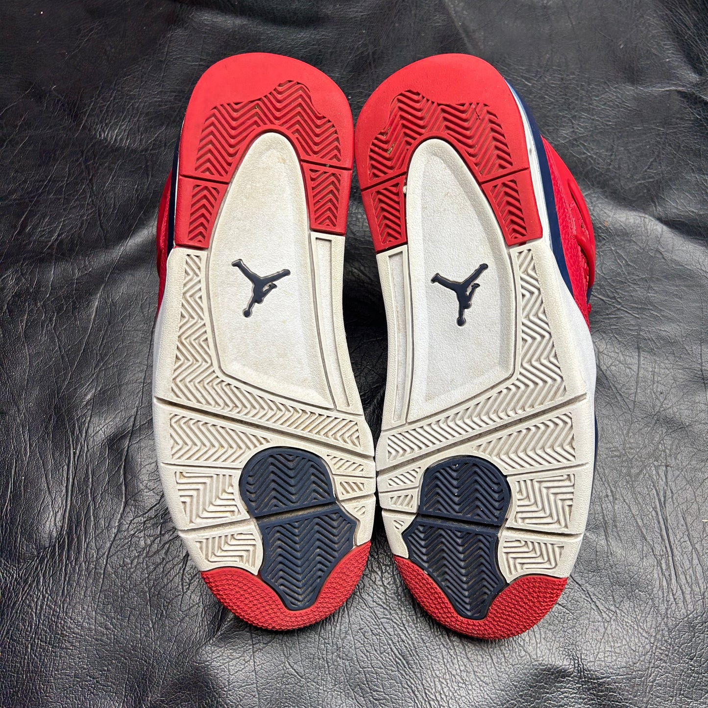 Jordan 4 Retro FIBA (Pre-Owned) Size 9.5