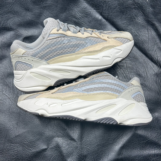 Yeezy 700 Cream (Pre-Owned) Size 8.5