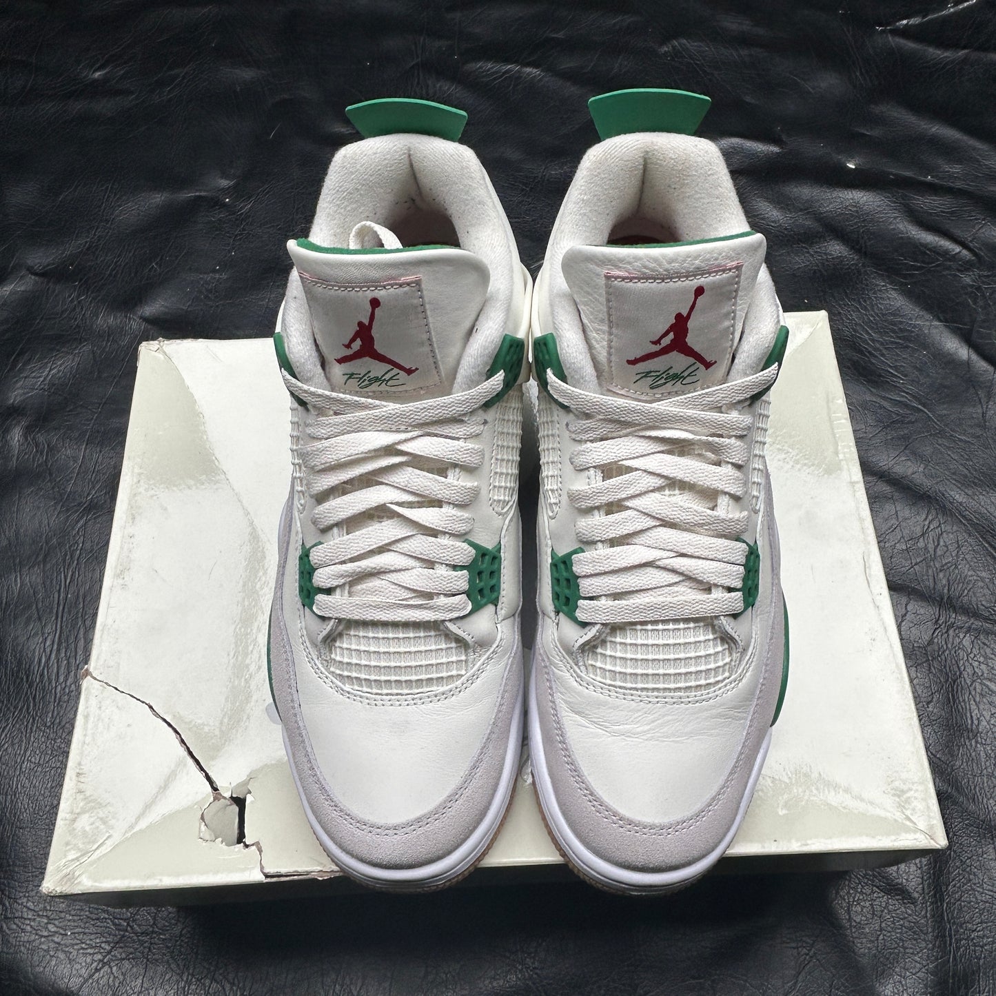 Jordan 4 Retro SB Pine Green (Pre-Owned) Size 10