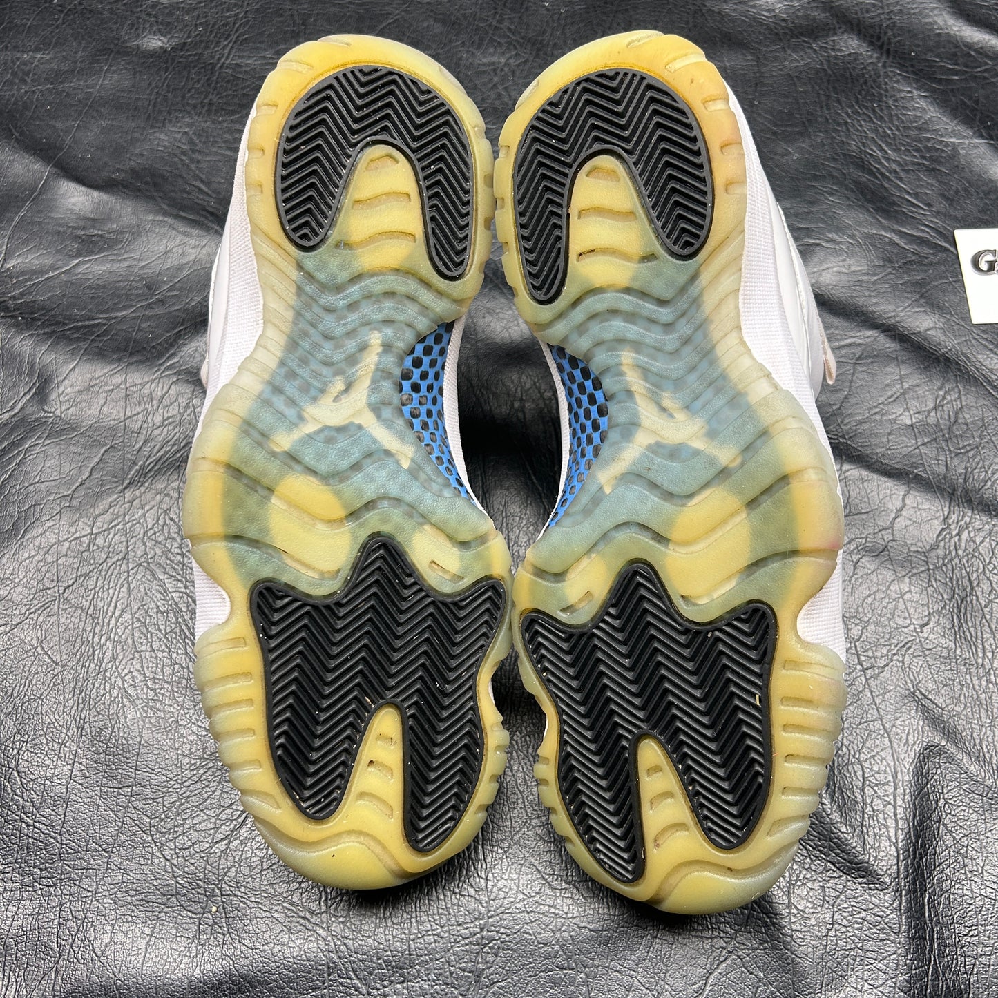 Jordan 11 Retro Low Legend Blue (Pre-Owned) Size 9