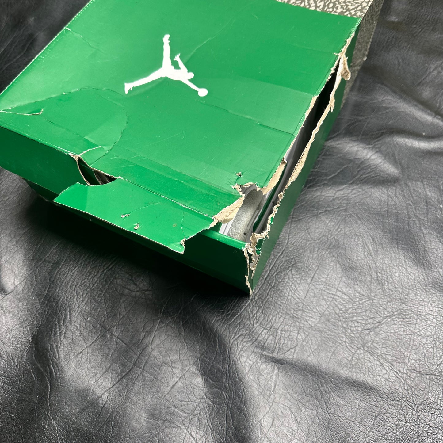 Jordan 3 Retro Pine Green (Pre-Owned) (11) *DAMAGED BOX*