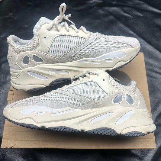 Yeezy 700 Analog (Pre-Owned) (13)
