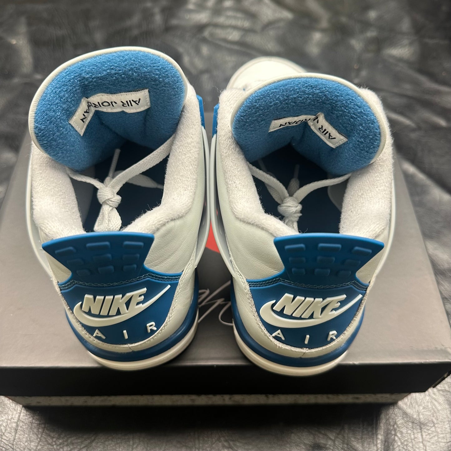 Jordan 4 Retro Military Blue (Pre-Owned) (8.5)