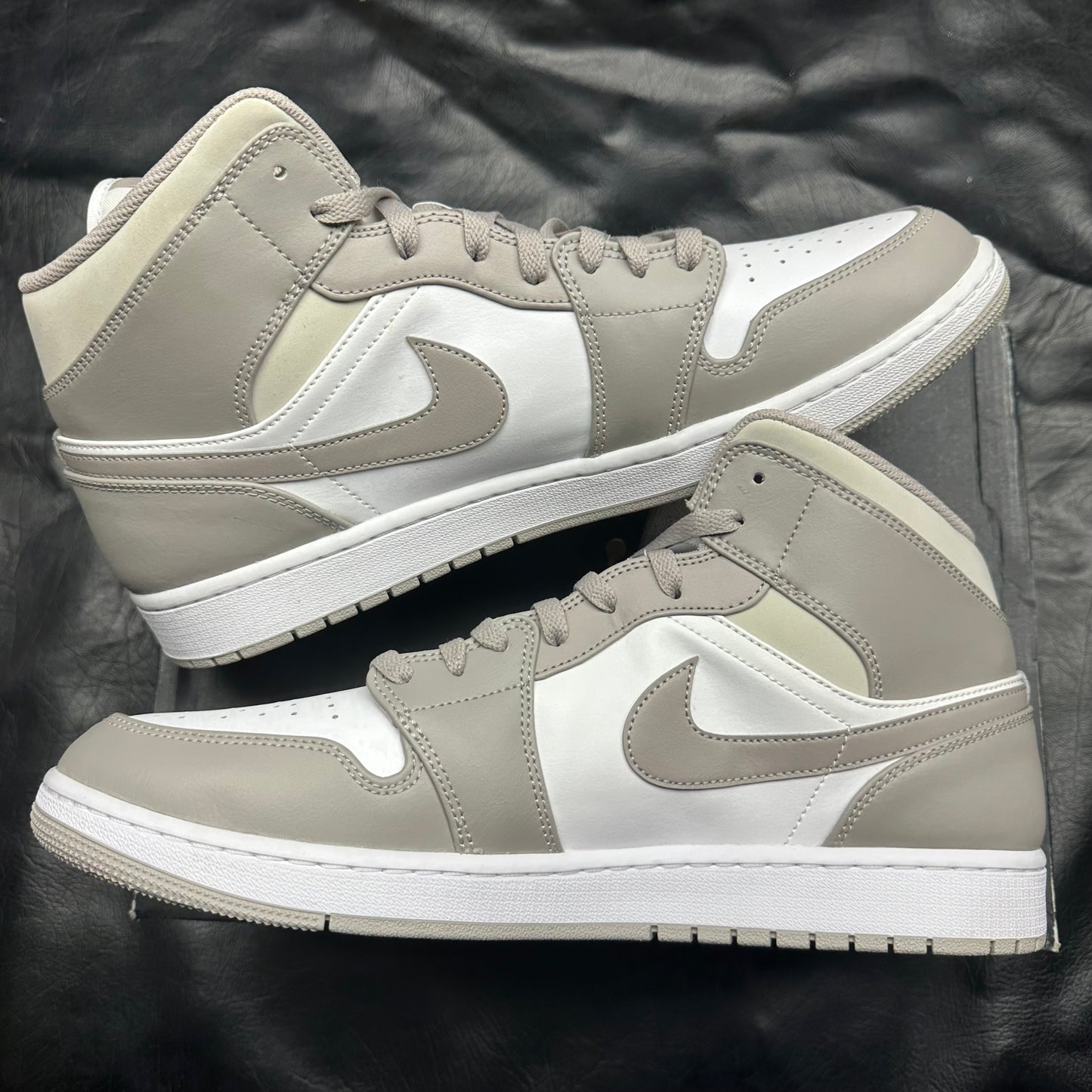 Jordan 1 Mid Linen
