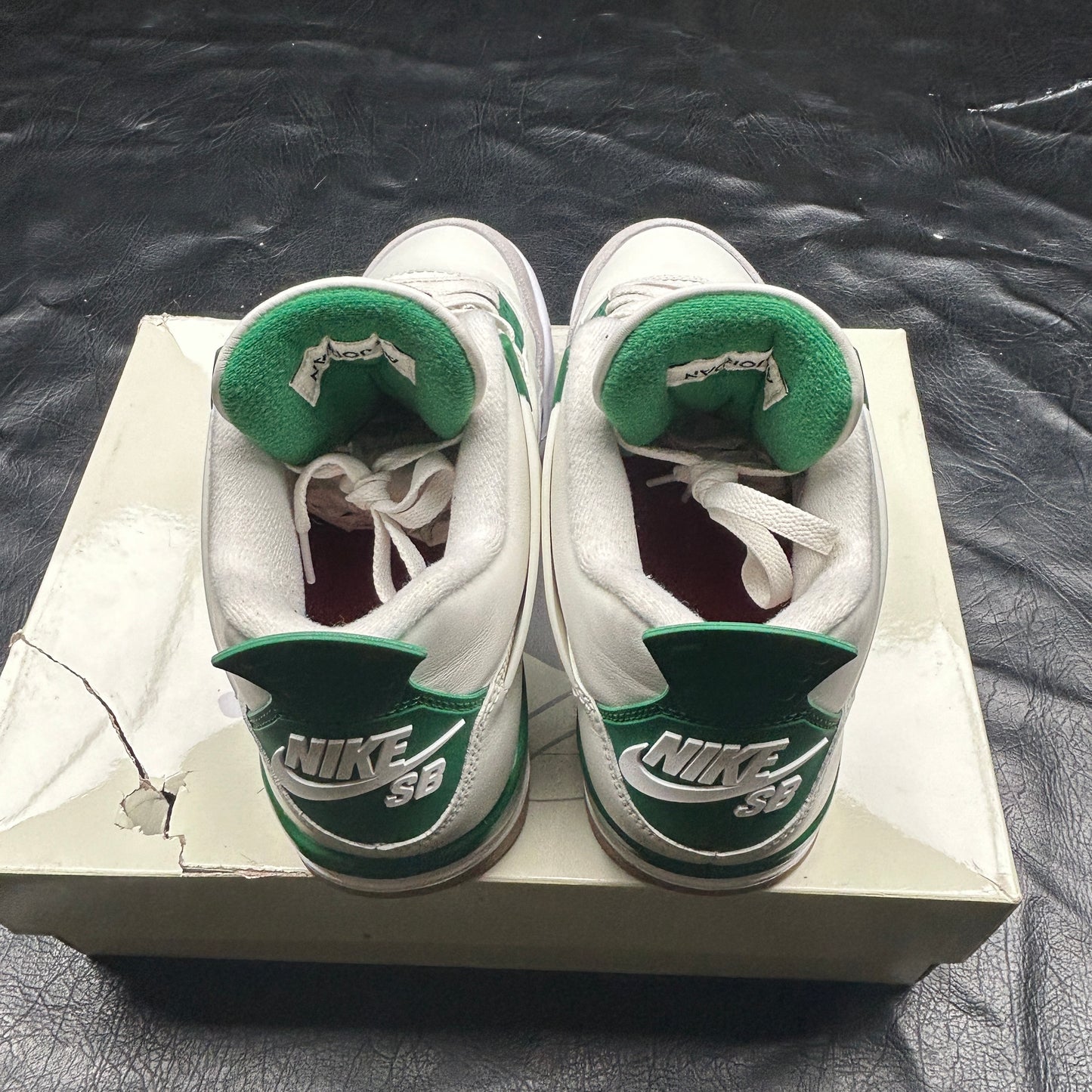 Jordan 4 Retro SB Pine Green (Pre-Owned) Size 10