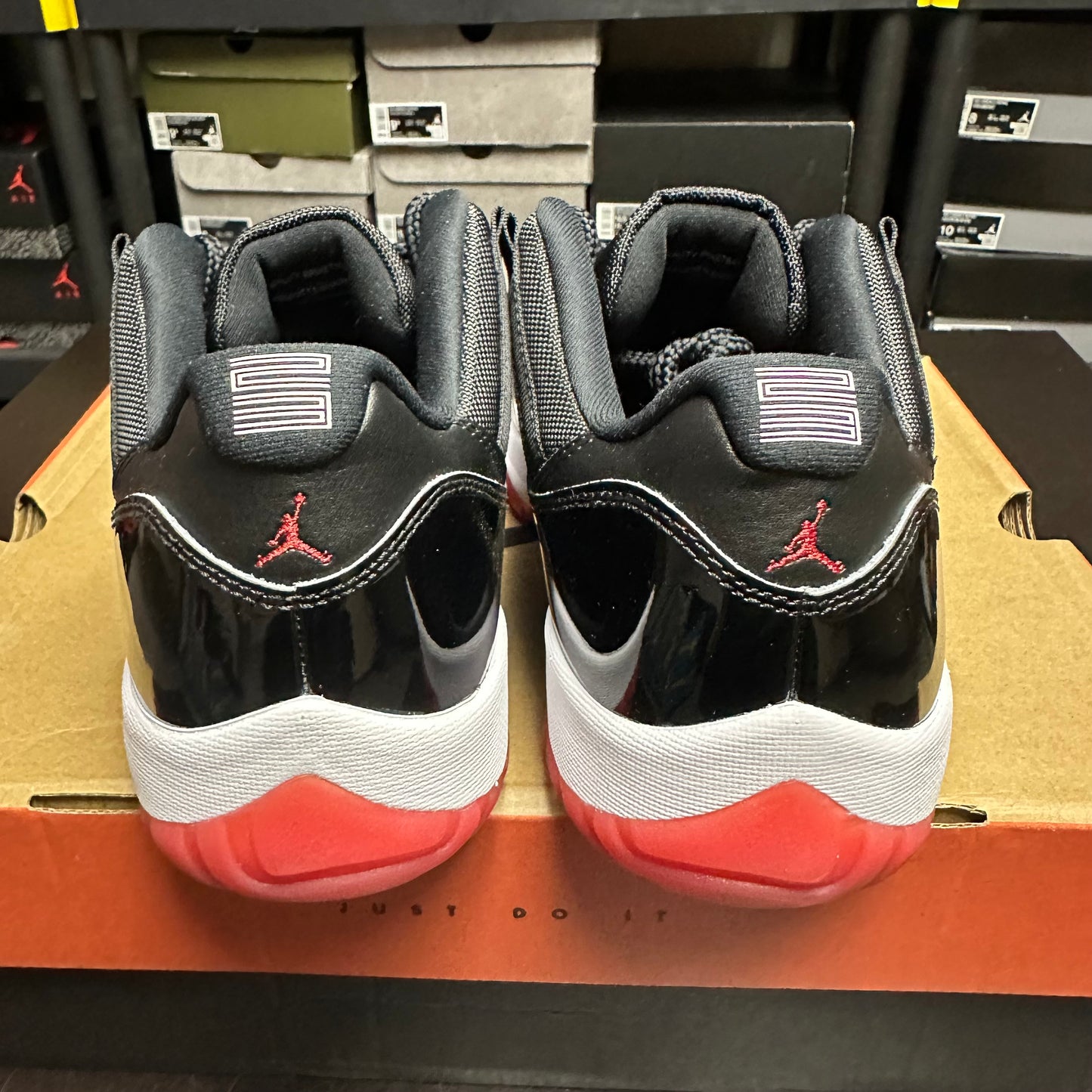 Jordan 11 Retro Low Bred (Pre-Owned) (12)