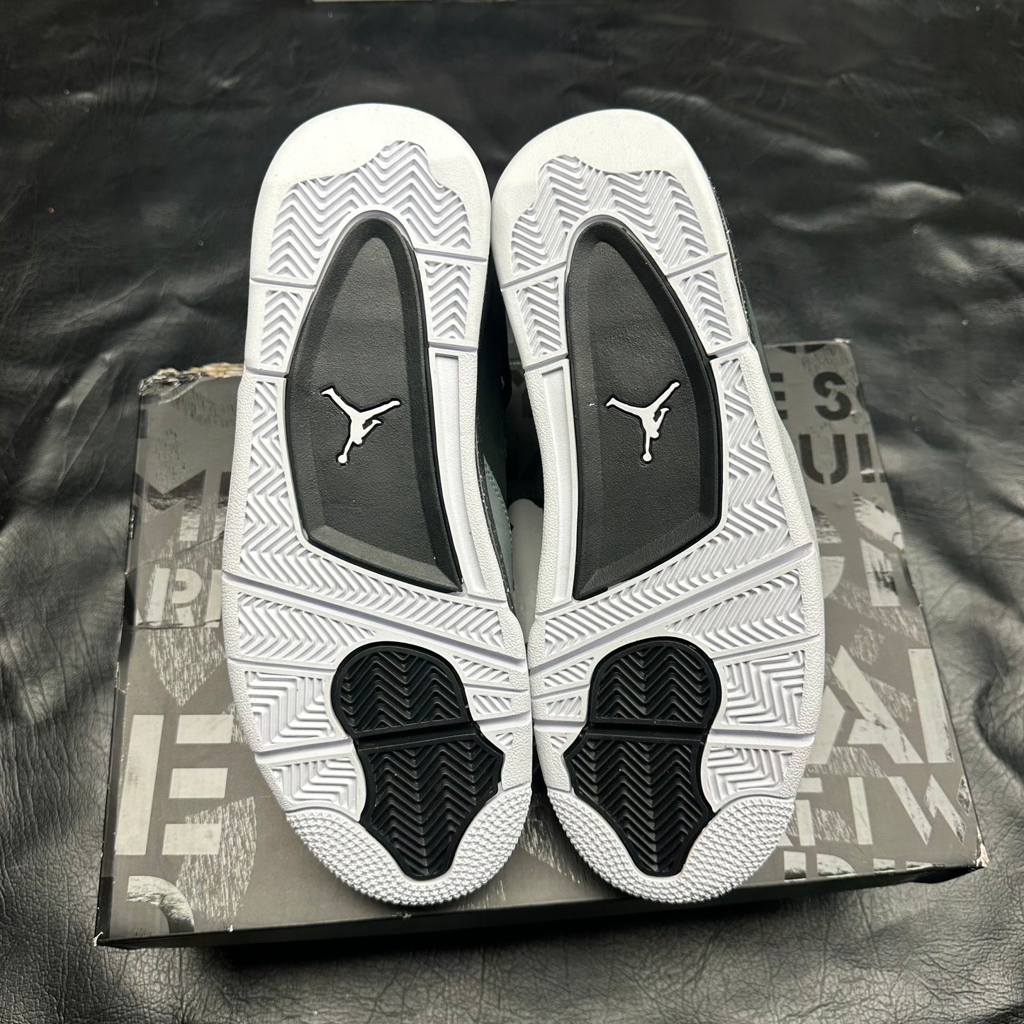 Jordan 4 Retro Fear