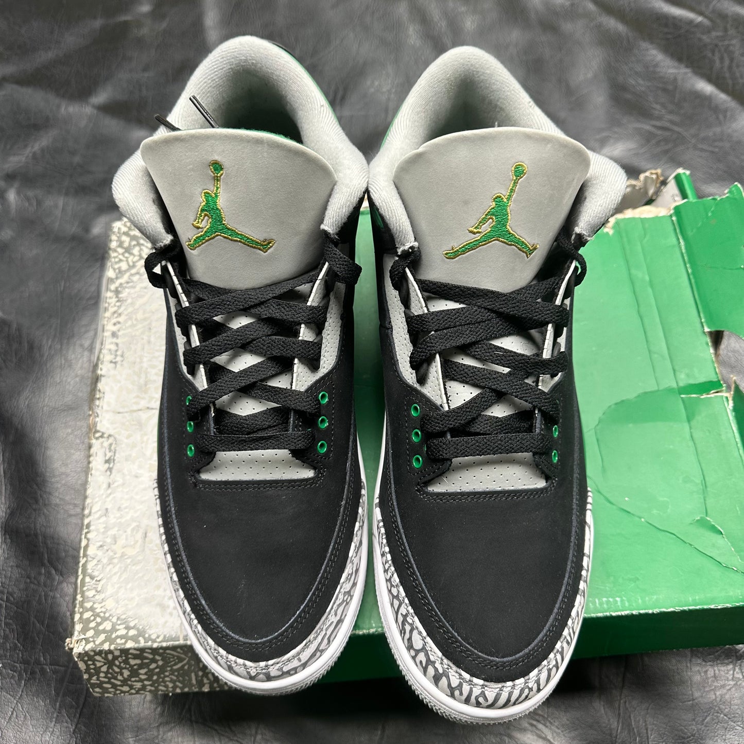 Jordan 3 Retro Pine Green (Pre-Owned) (11) *DAMAGED BOX*