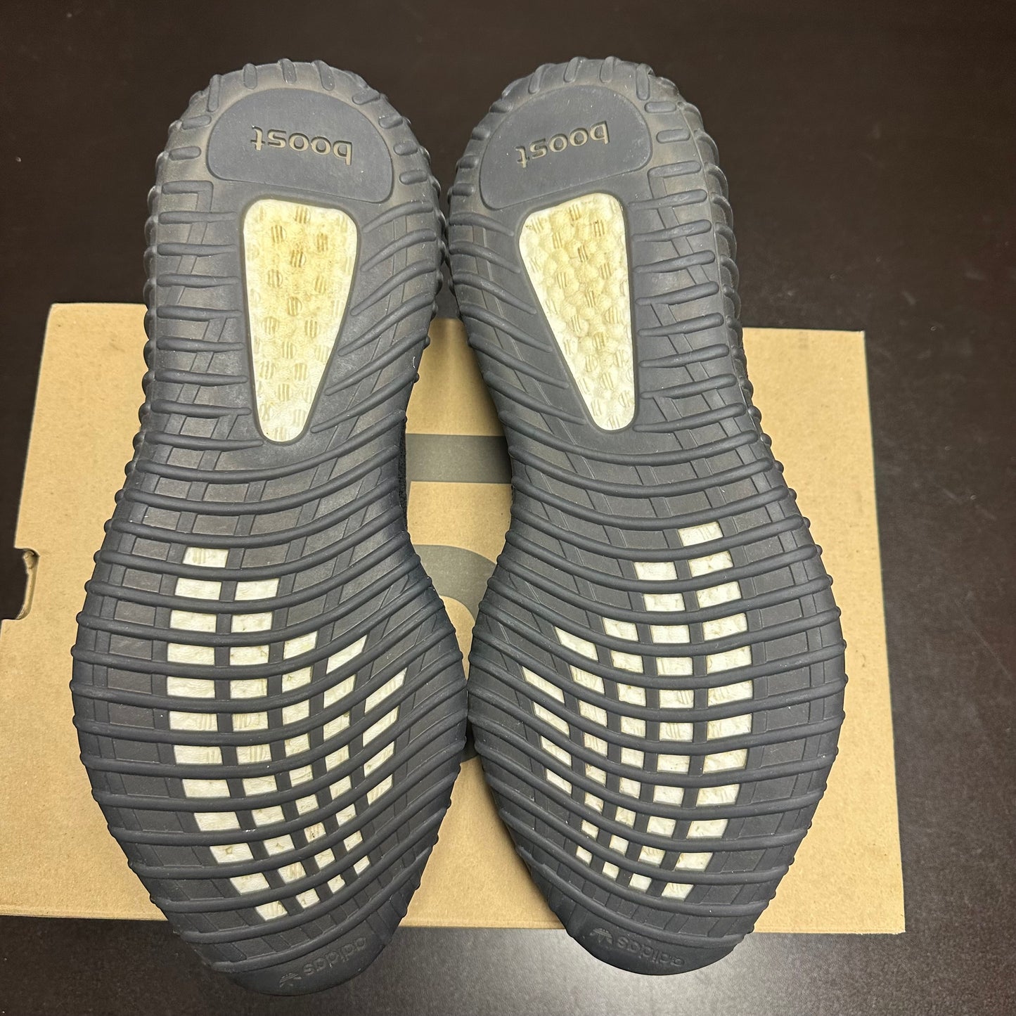 Yeezy Boost 350 V2 Oreo (Pre-Owned) (13)