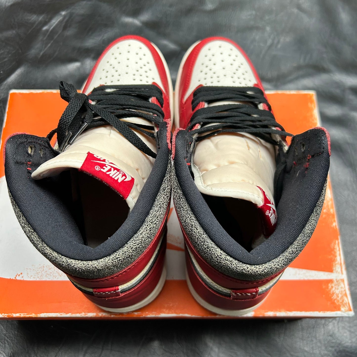Jordan 1 Retro Lost and Found (Pre-Owned) (9)