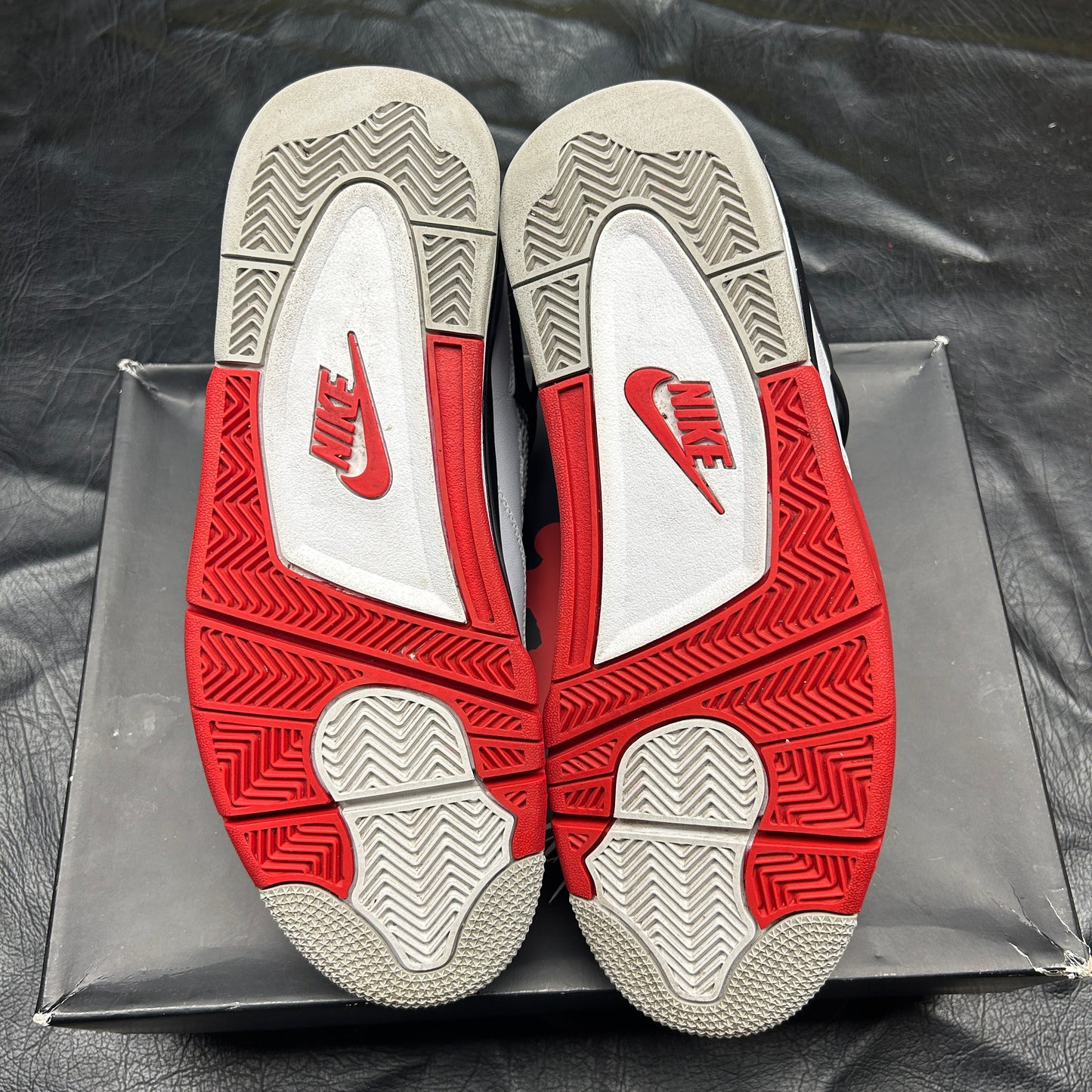 Jordan 4 Retro Fire Red (Pre-Owned) (10)