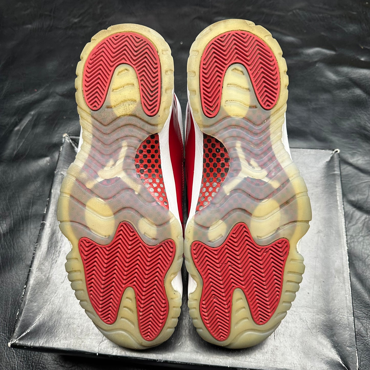 Jordan 11 Retro Cherry (Pre-Owned) (13)