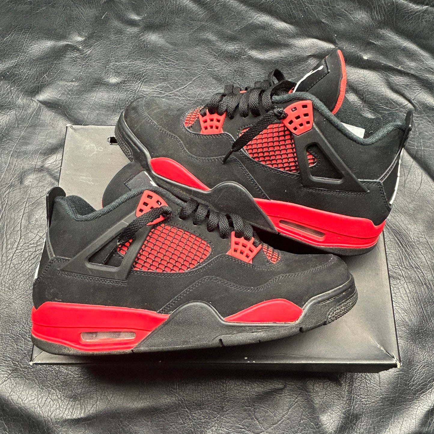 Jordan 4 Retro Red Thunder (Pre-Owned) Size 9.5