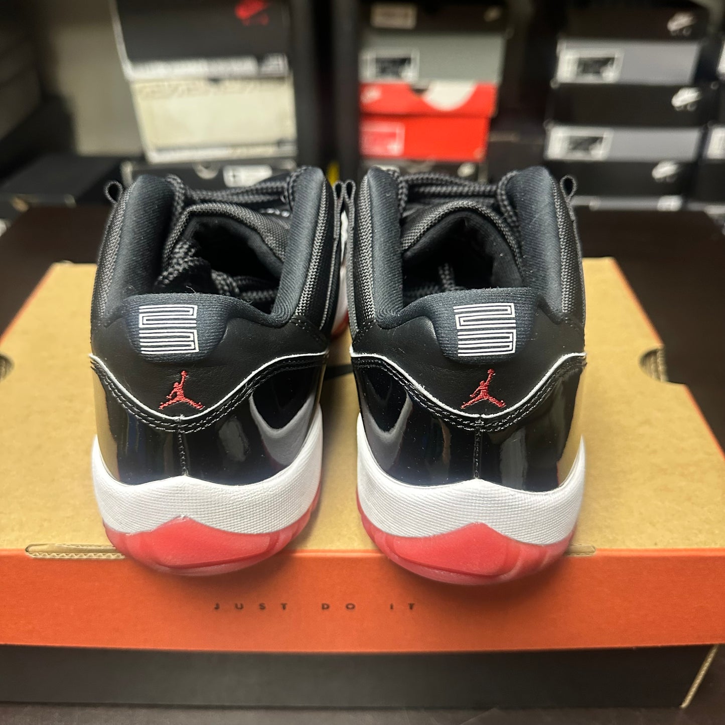 Jordan 11 Retro Low Bred (Pre-Owned) (9.5)