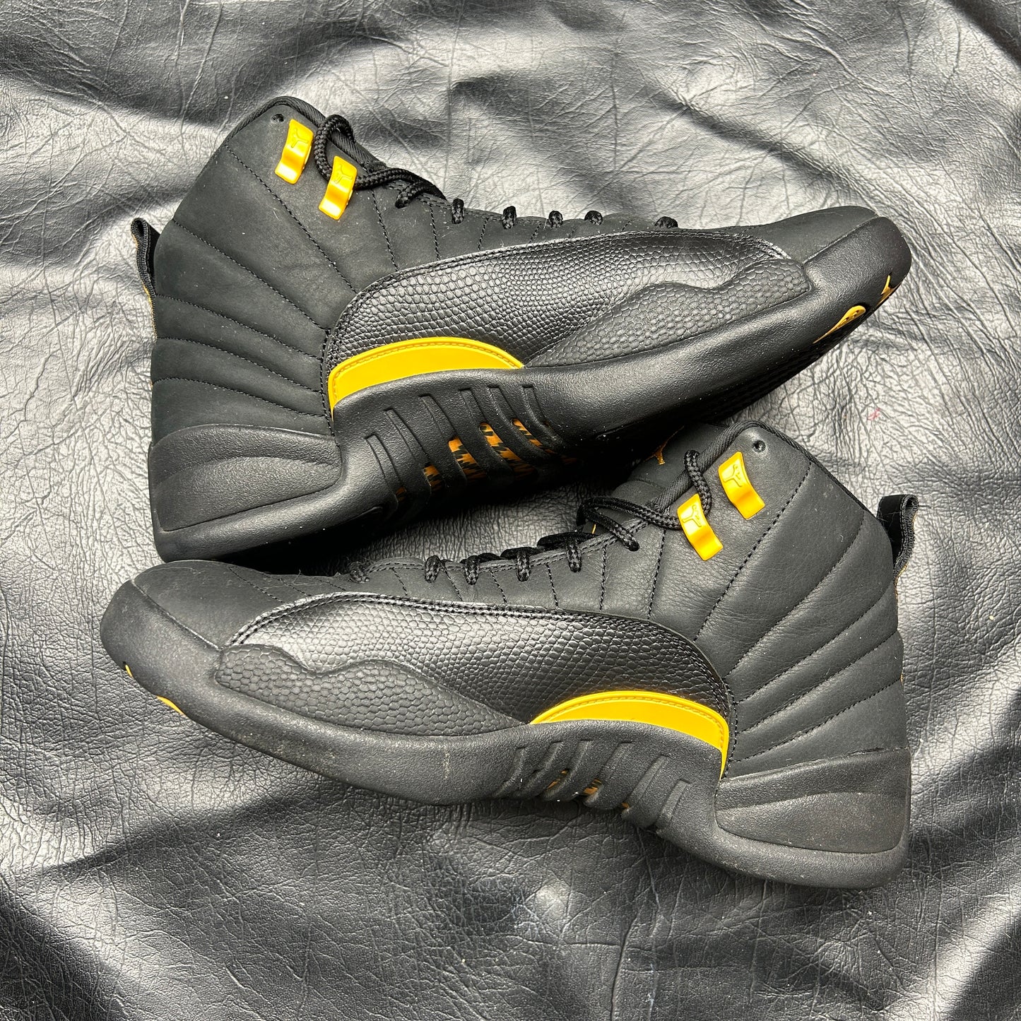 Jordan 12 Retro Black Taxi (Pre-Owned) Size 11