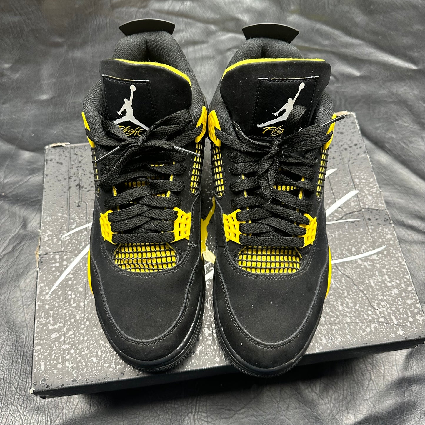 Jordan 4 Retro Thunder (Pre-Owned) (9.5)