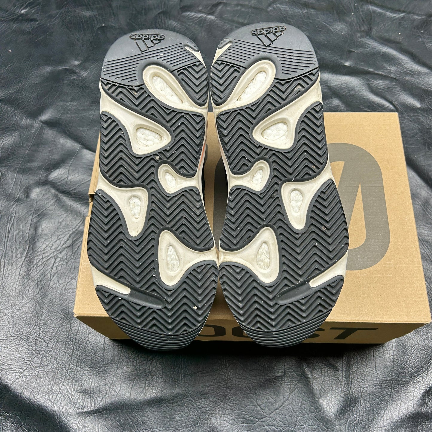 Yeezy 700 Wave Runner (Pre-Owned) Size 10.5