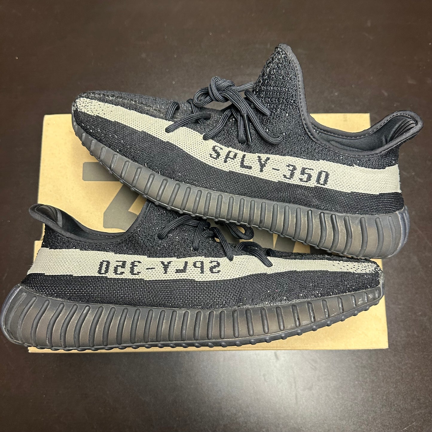 Yeezy Boost 350 V2 Oreo (Pre-Owned) (13)