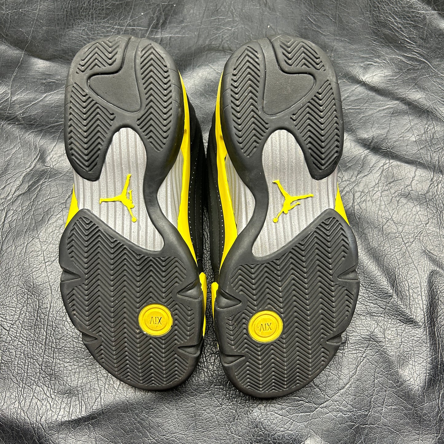 Jordan 14 Retro Thunder (Pre-Owned) Size 9
