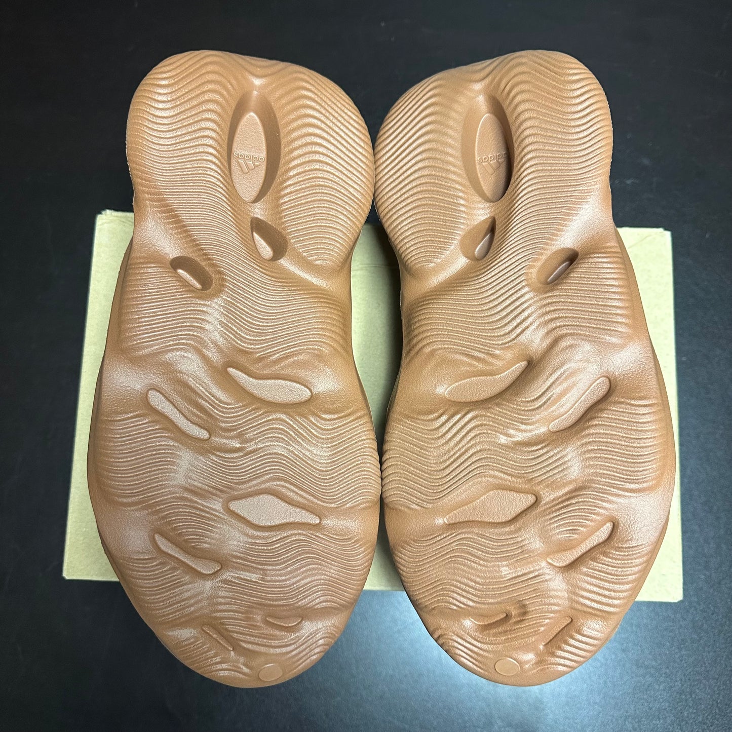 Yeezy Foam Runner Clay Red