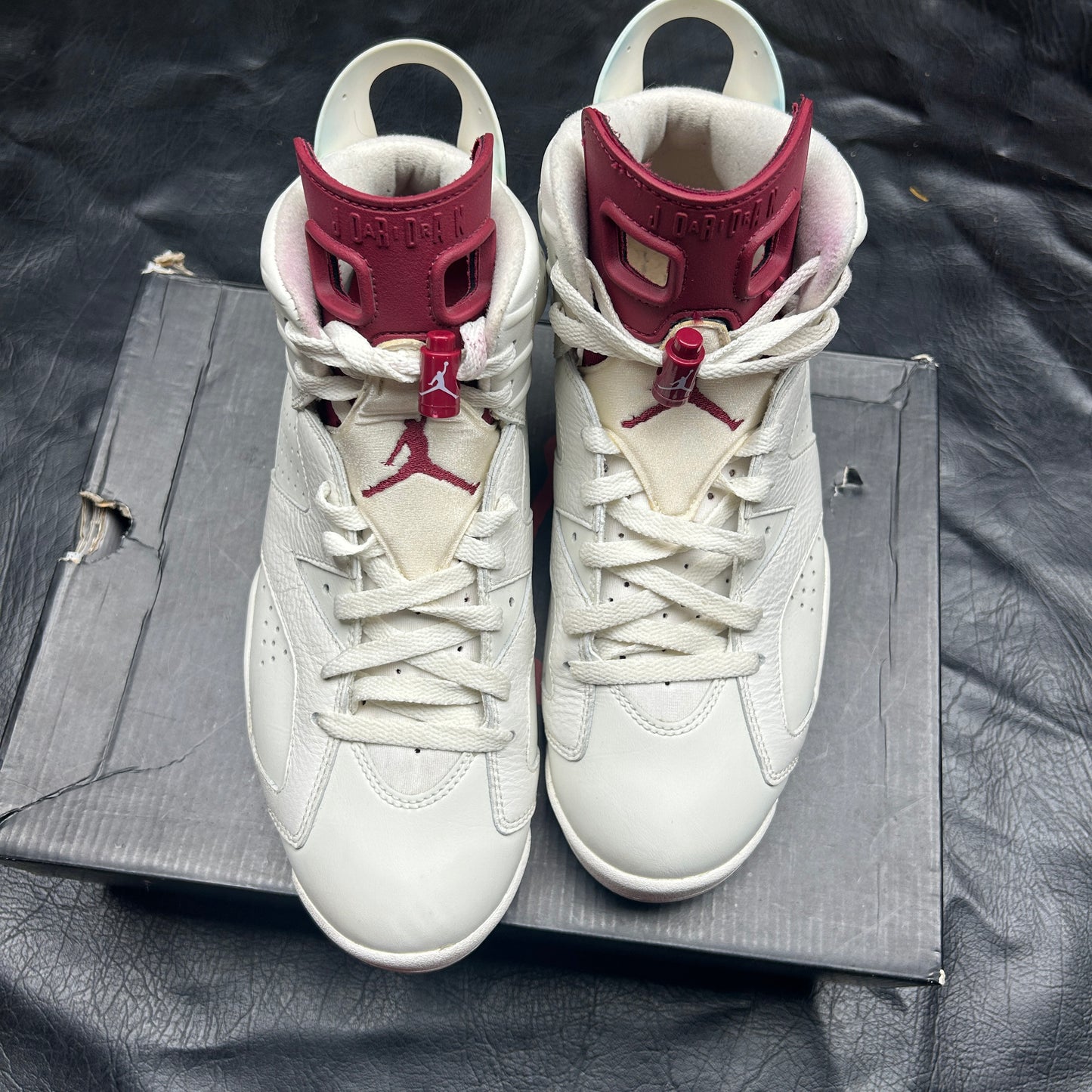 Jordan 6 Retro Maroon (Pre-Owned) Size 9.5