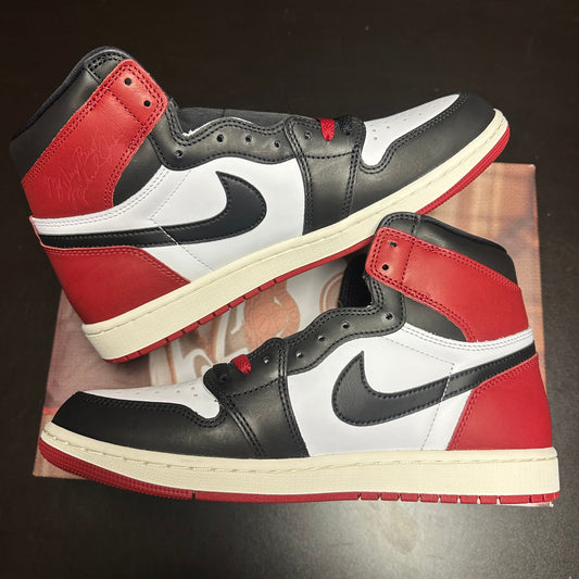 Jordan 1 Retro Black Toe