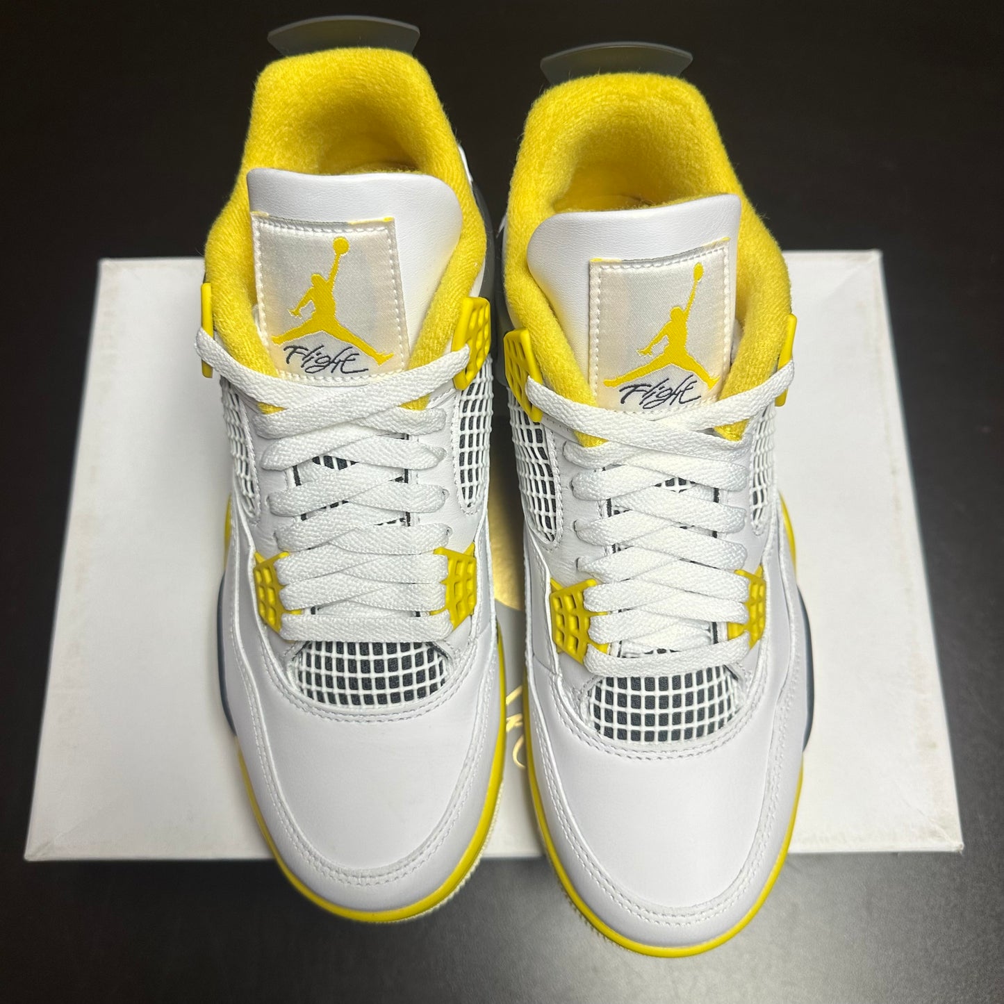 Jordan 4 Retro Vivid Sulfur (W)