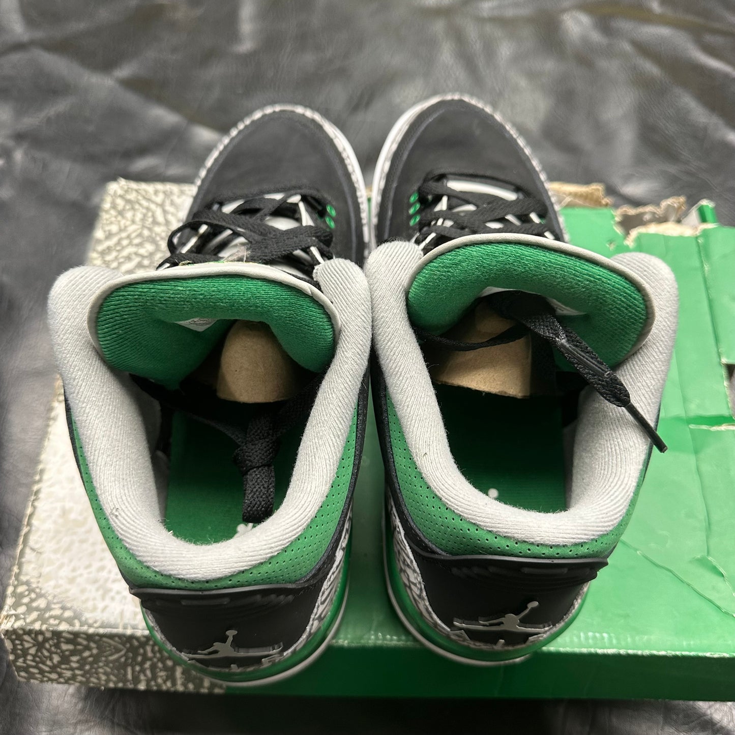 Jordan 3 Retro Pine Green (Pre-Owned) (11) *DAMAGED BOX*