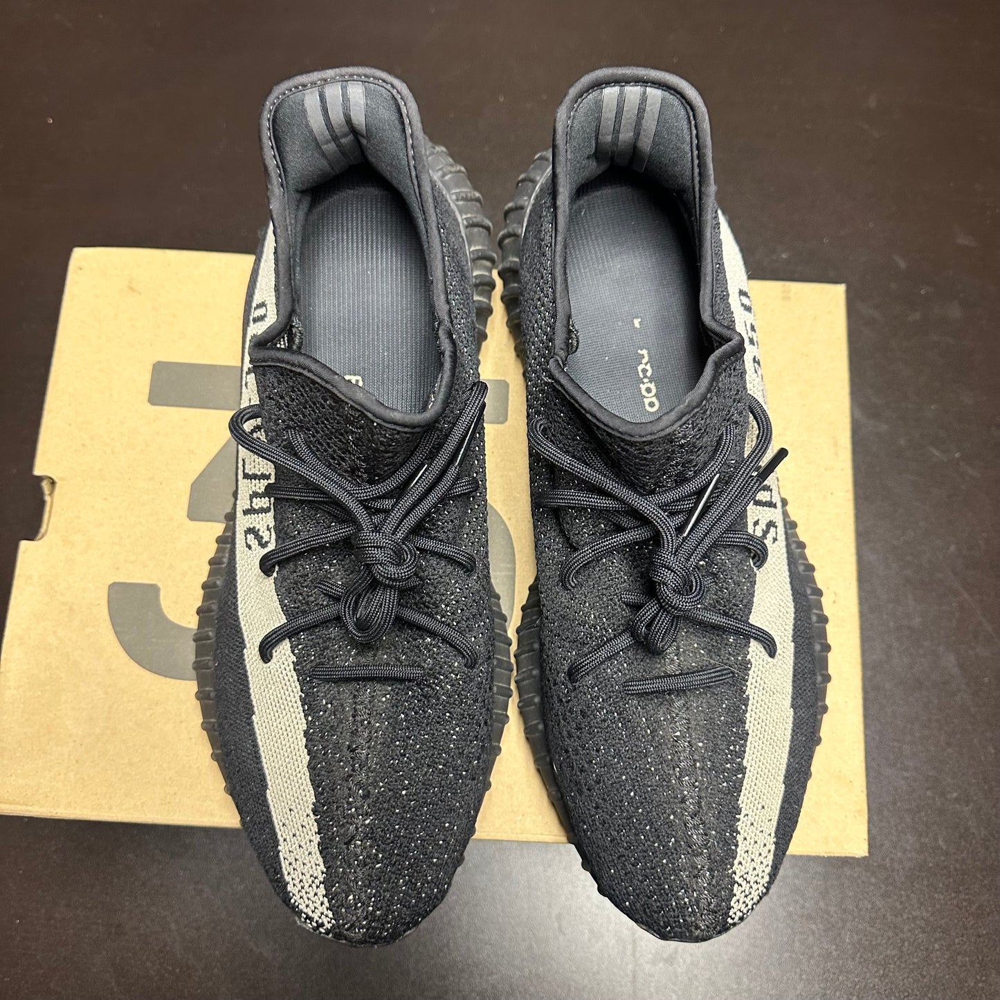 Yeezy Boost 350 V2 Oreo (Pre-Owned) (13)