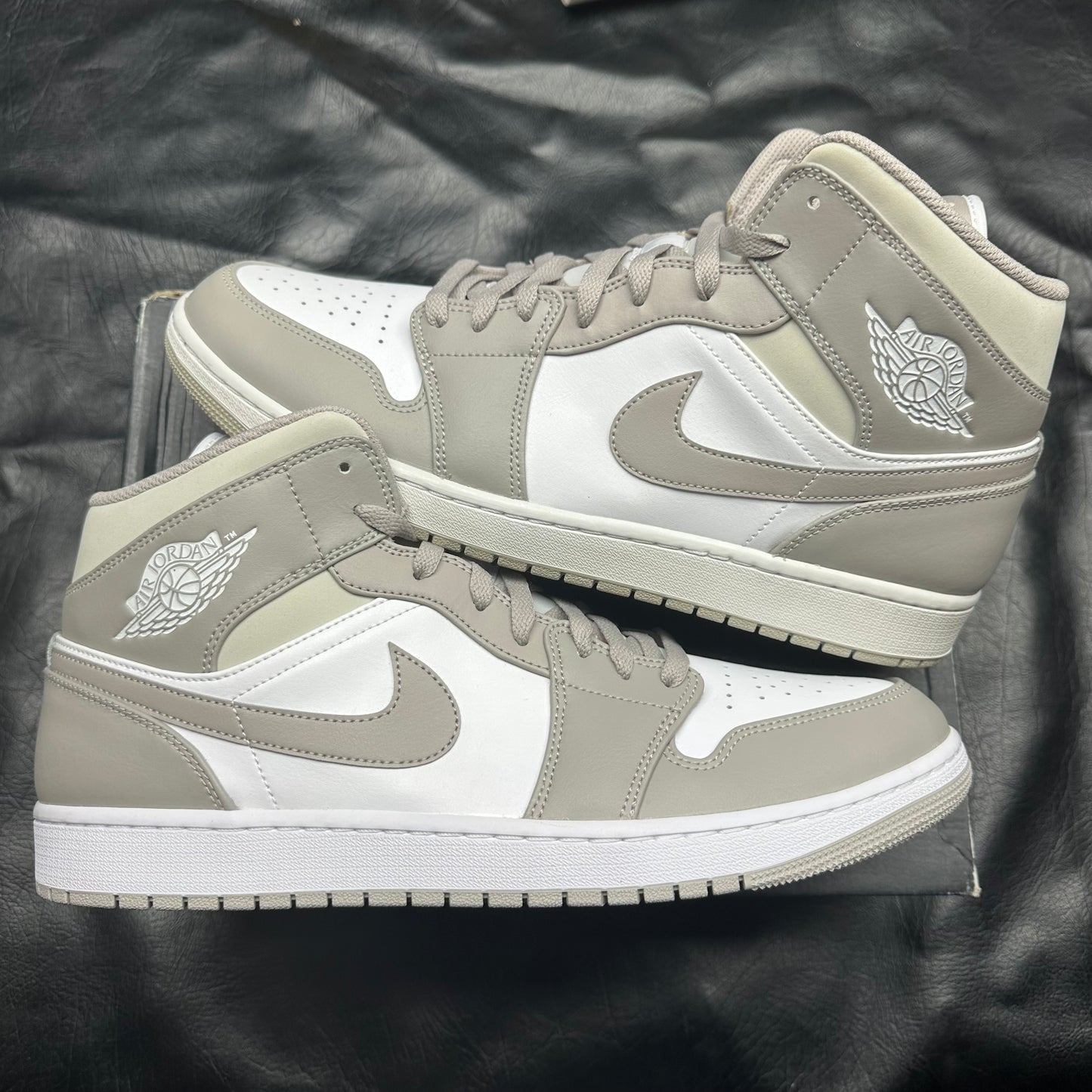 Jordan 1 Mid Linen