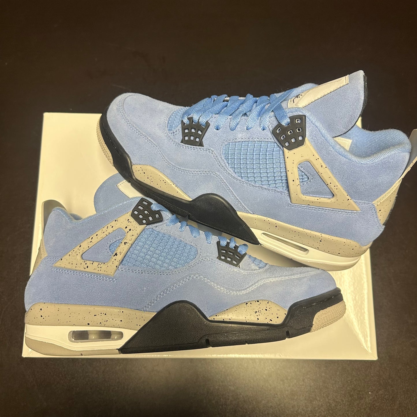 Jordan 4 Retro University Blue