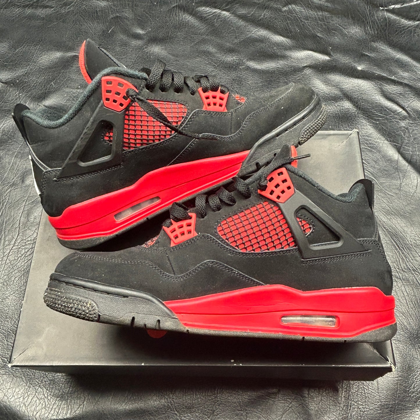 Jordan 4 Retro Red Thunder (Pre-Owned) Size 9.5