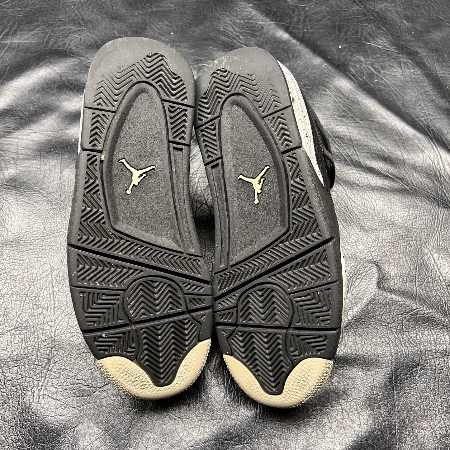 Jordan 4 Retro Oreo (Pre-Owned) Size 7