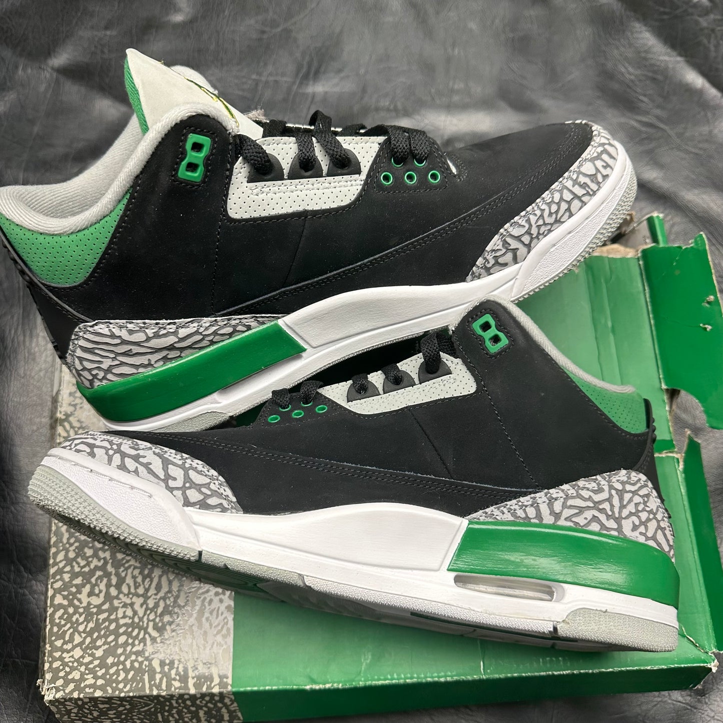 Jordan 3 Retro Pine Green (Pre-Owned) (11) *DAMAGED BOX*