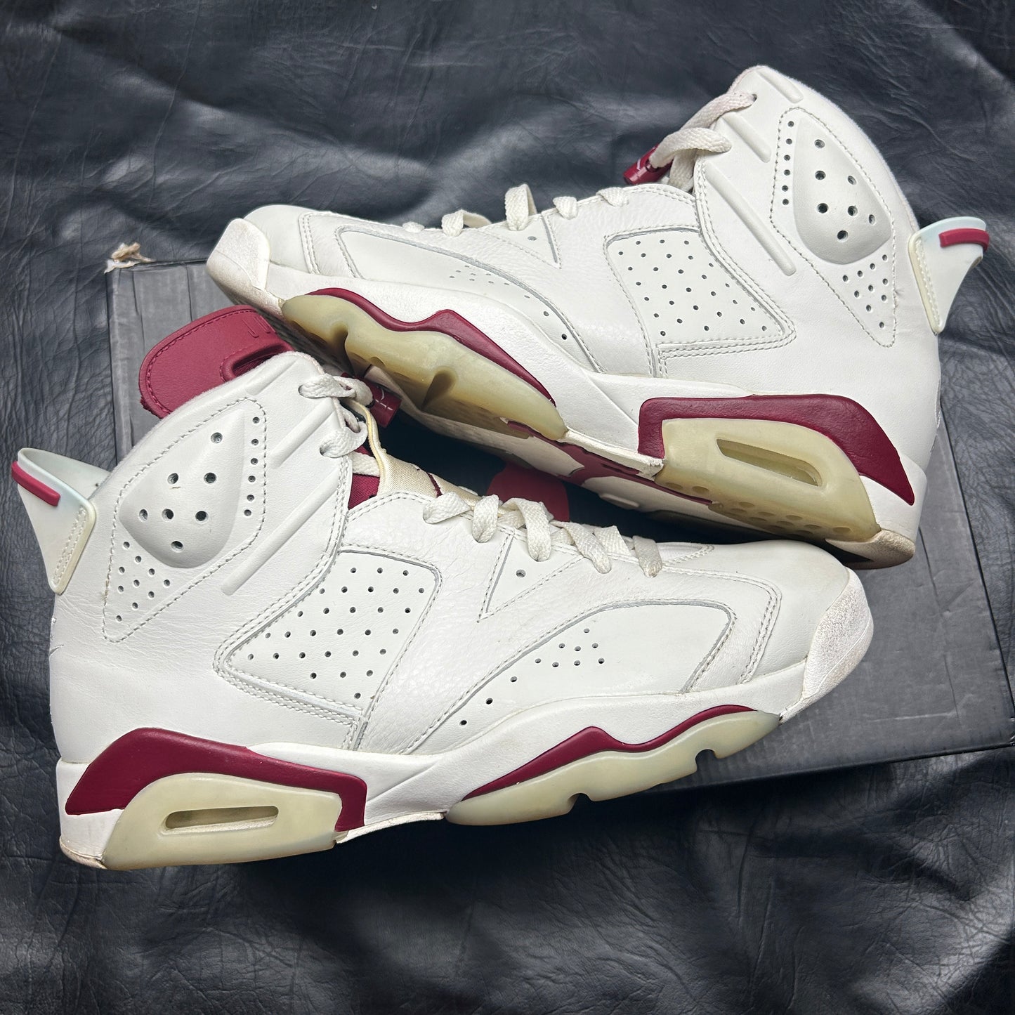Jordan 6 Retro Maroon (Pre-Owned) Size 9.5