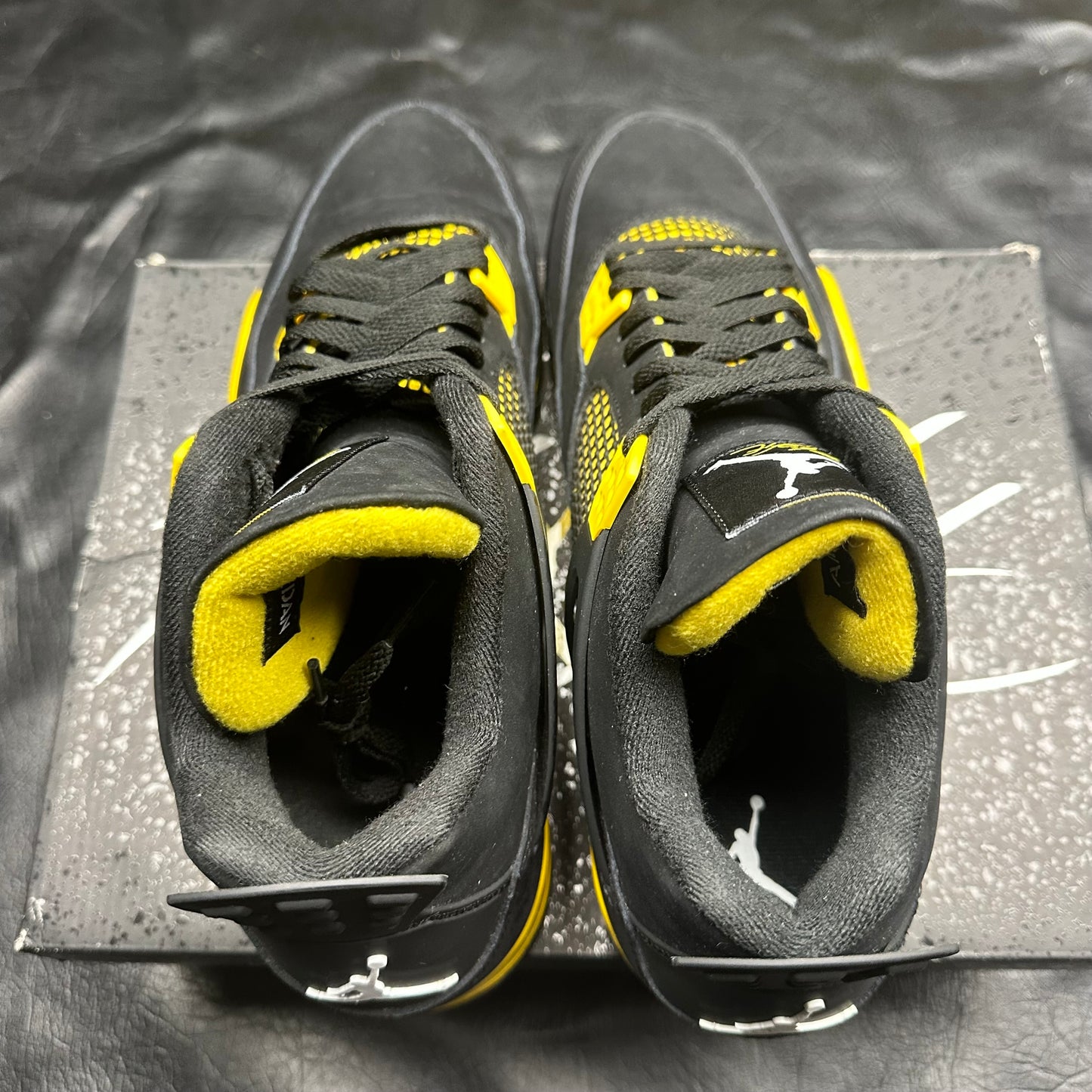 Jordan 4 Retro Thunder (Pre-Owned) (14)