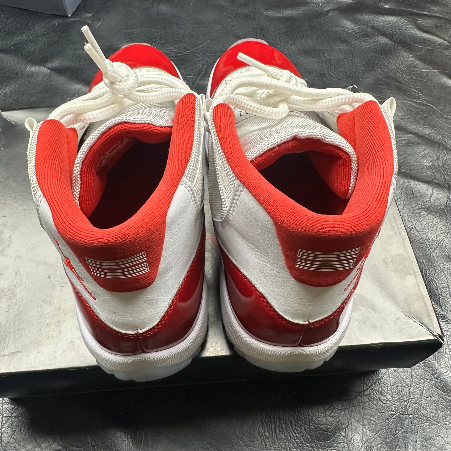 Jordan 11 Retro Cherry (Pre-Owned) (8.5)