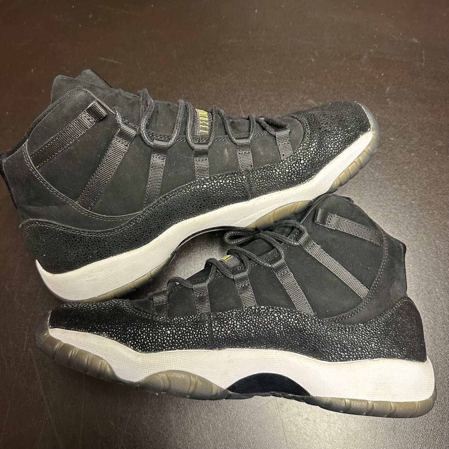 Jordan 11 Retro Heirness Black Stingray (GS) (Pre-Owned) (10.5) *NO BOX*